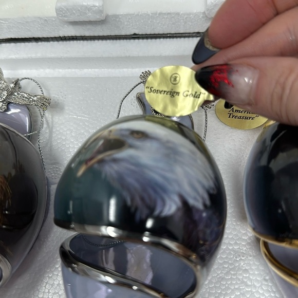 9th Issue in the On Eagles Wings Heirloom Porcelain Bradford Exchange Ornaments‌ - Picture 5 of 9